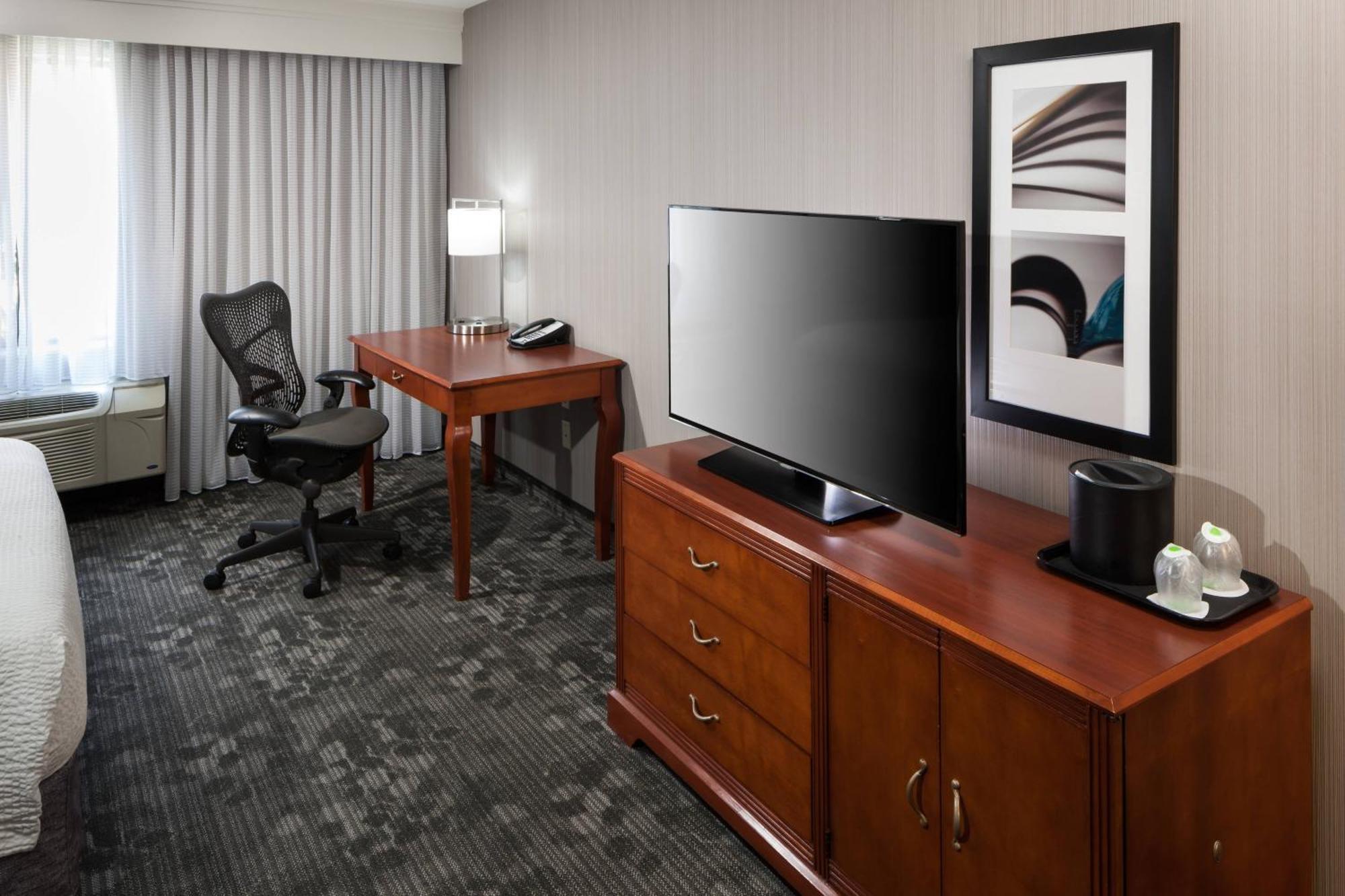 Courtyard Los Angeles Burbank Airport Εξωτερικό φωτογραφία