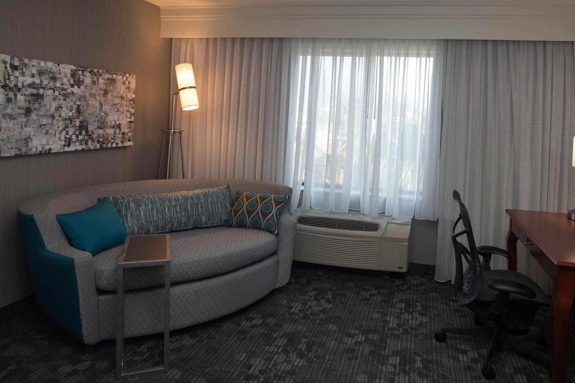 Courtyard Los Angeles Burbank Airport Εξωτερικό φωτογραφία